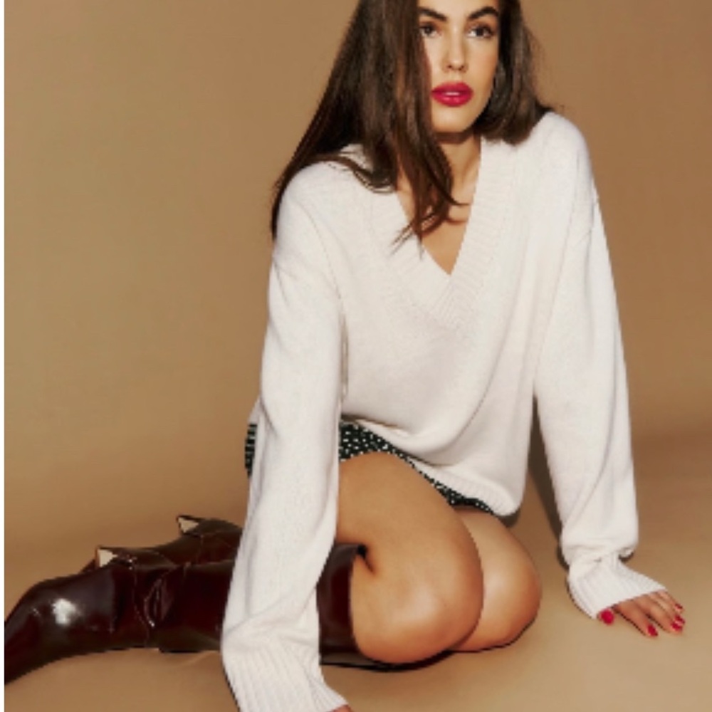 Reformation White V-Neck Oversized Sweater